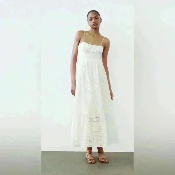 🔥🔥zara Embroidery midi dress - Picture 1 of 7